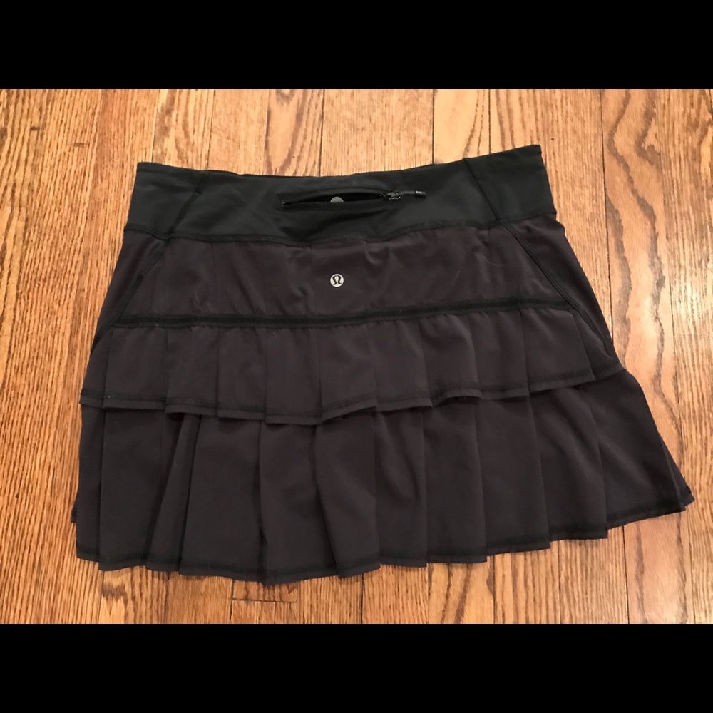 Lululemon Black Pacesetter skirt 8 Tall
